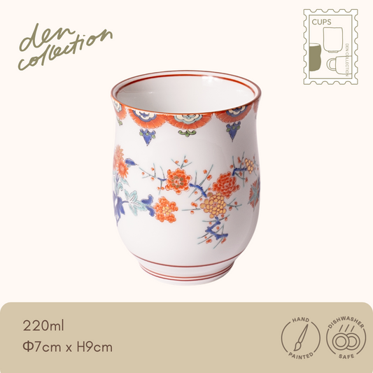 有田焼 色絵梅菊文 湯呑 / Arita Ware Iroe Ume-Kiku Yunomi – 梅と菊を色絵技法で描いた華やかな伝統文様の湯呑