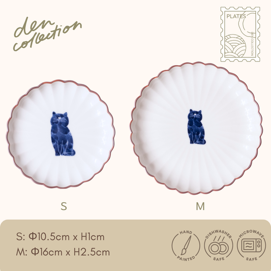 呉須猫 我慢 菊割皿 / Hasami Ware Gosu Cat Patience Chrysanthemum Plate – 我慢する猫を描いた波佐見焼の愛らしい小皿