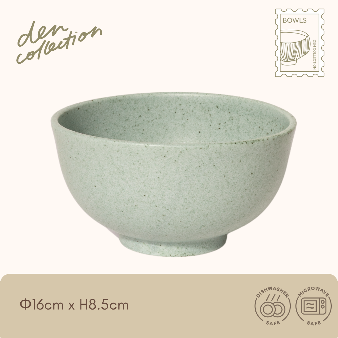 Iga Matte Pastel Bowl in choco-mint – soft minty green hue with natural matte glaze./伊賀焼のマットパステルボウル(チョコミント色)。やわらかなミントグリーンで爽やかな印象。