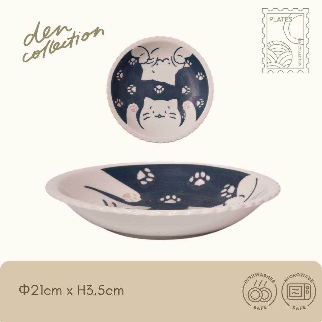 Shiro no Kyuujitsu Plate – playful paws design with a joyful cat and paw prints. Cheerful and fun Japanese ceramic plate.
シロの休日 プレート(ごきげんなシロ)。元気な猫と肉球があしらわれた、明るく楽しい印象の和風プレート。
