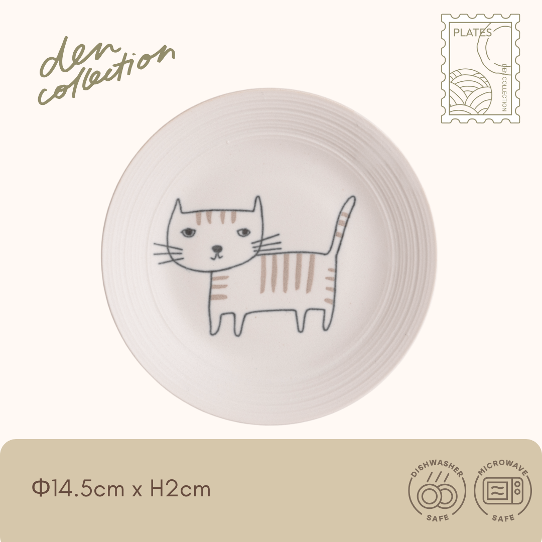Sleepy Cat Plate – Japanese ceramic plate featuring a charming sleepy cat illustration. Perfect for cozy snacks or as a gift for cat lovers.
ねこの日常 ボンヤリ皿。ぼんやりした表情の猫が描かれた日本製陶器プレート。おやつタイムや猫好きへのギフトにぴったりです。