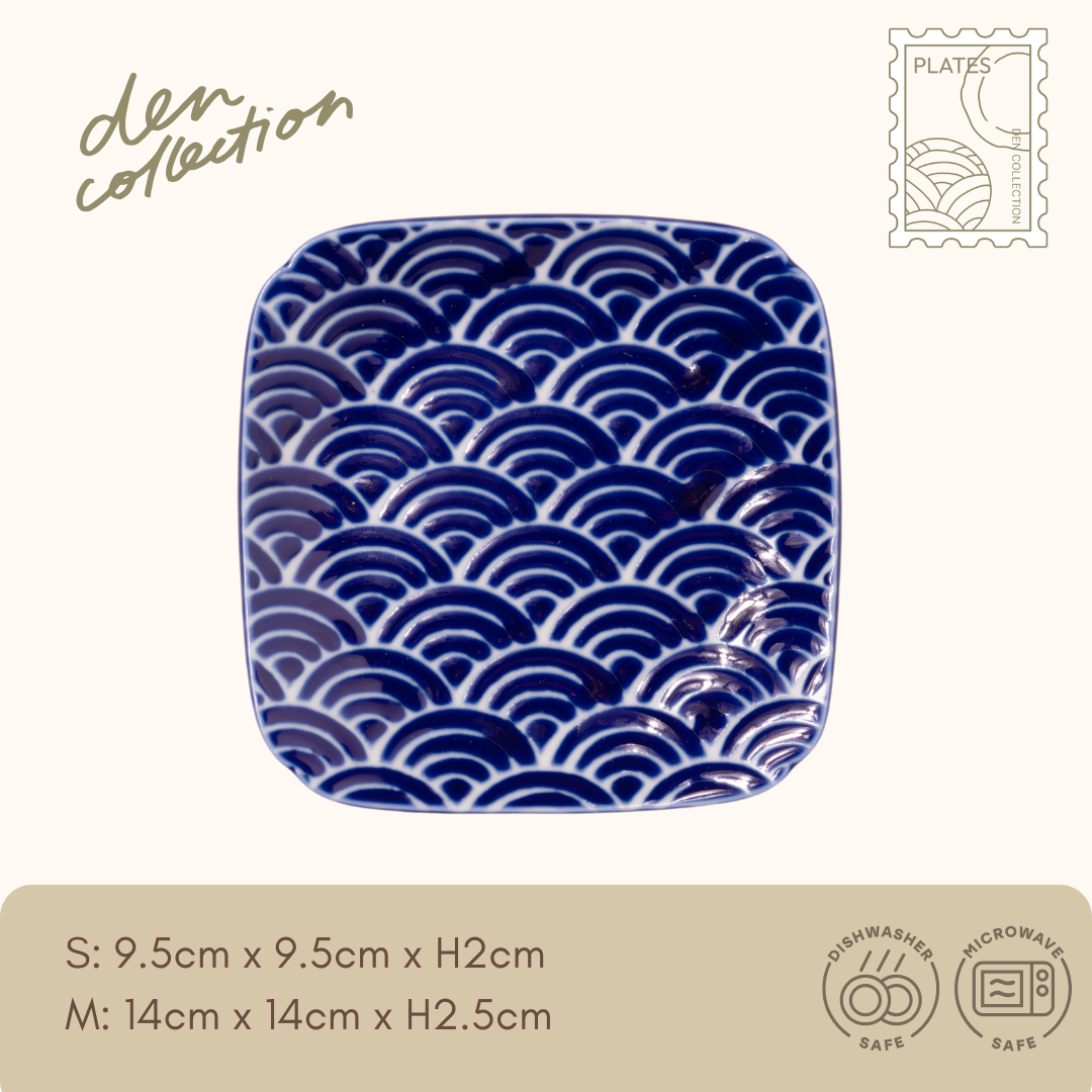 Wa‑Mon Square Plate – Seigaiha blue ocean wave pattern Japanese ceramic plate. Represents calm seas, lasting prosperity, and tranquility.
藍和紋角皿(青海波柄)。日本製セラミック角皿に描かれた青海波文様。平穏と繁栄、穏やかな海の象徴です。