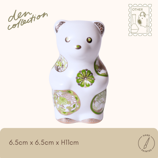 有田焼 momoco bear 【吉祥古伊万里】 JAPAN TEA / Arita Ware momoco bear Kissho Ko-Imari Japan Tea – 緑と金彩の吉祥文様をまとった磁器製ベアフィギュア