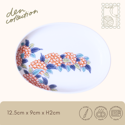 有田焼 其泉色鍋島 小手毬 小判型小皿 / Arita Ware Shosen Iro-Nabeshima Kodemari Oval Small Plate – 赤い小手毬の花と青葉を描いた華やかな小判型小皿