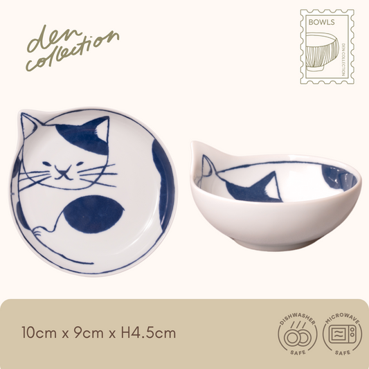 Hasami ware Cozy Neco Bowl – “Patch” design with bold black spots representing a curled sleeping cat. Perfect for side dishes, condiments, or snacks. A blend of traditional Japanese pottery and playful animal motifs. / 波佐見焼「Cozy Neco 小鉢（ブチ）」は、丸くなった黒ぶち猫のデザインが特徴的な小鉢。副菜やおつまみに最適で、可愛さと伝統技術が融合した器。