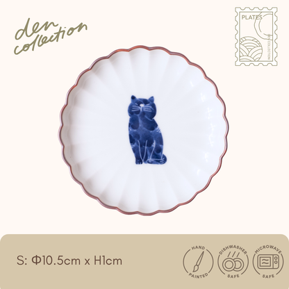 呉須猫 我慢 菊割皿 / Hasami Ware Gosu Cat Patience Chrysanthemum Plate – 我慢する猫を描いた波佐見焼の愛らしい小皿