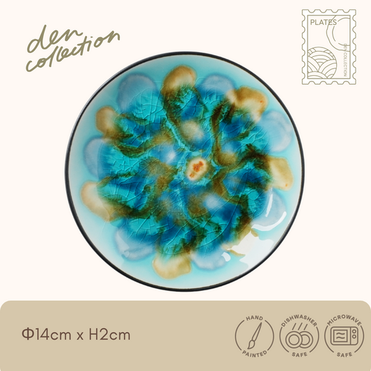 Marble Blossom Plate in turquoise – 14cm handmade Mino ware with yohen and crackle glaze. Ideal for modern and traditional cuisine.  
マーブルプレート（ターコイズ）。14cmの手作り美濃焼。窯変釉と貫入釉による独特な風合いで和洋どちらにも合います。
