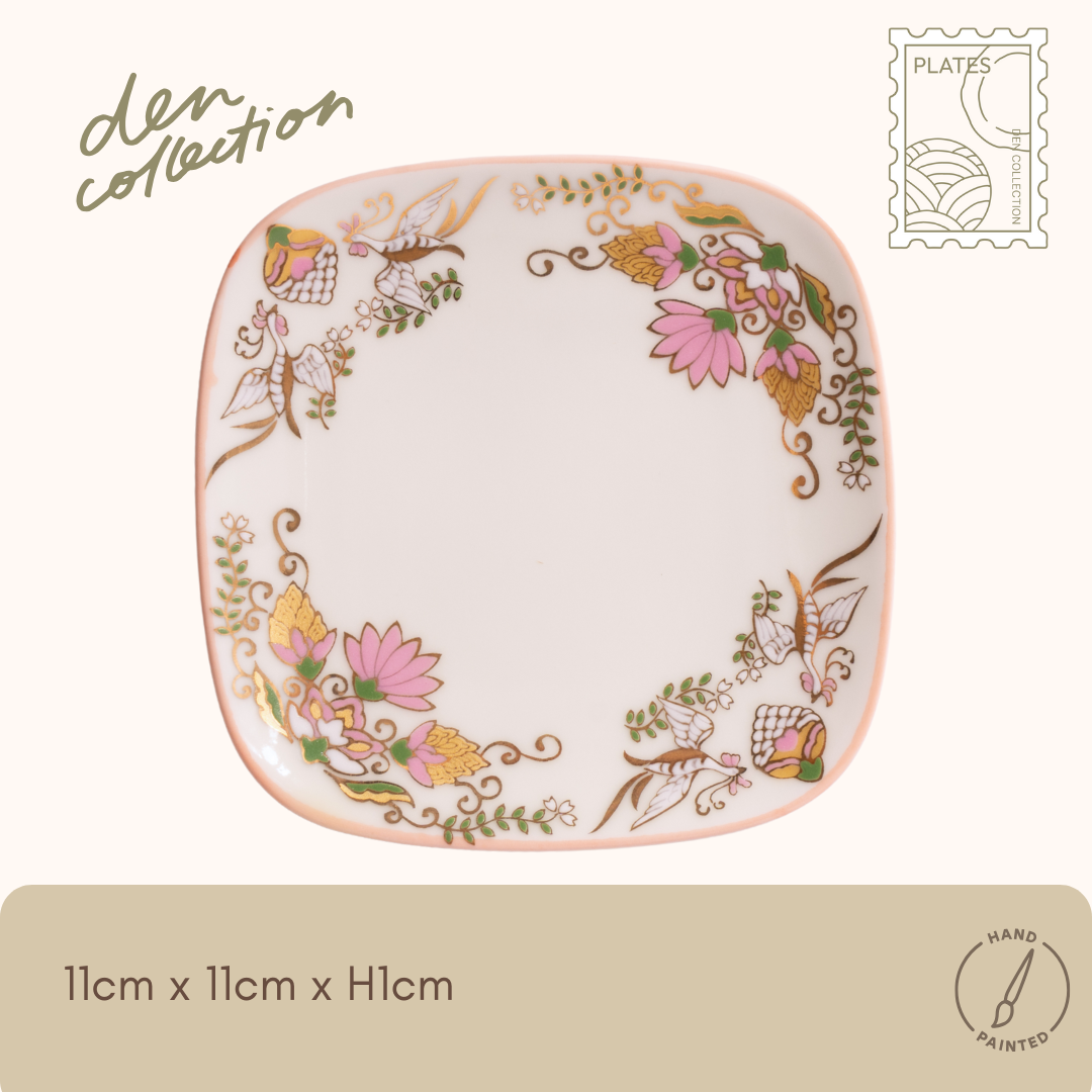 正倉院 丸正角銘々皿 / Shosoin Round Square Plate – クリーム色にピンクと金彩をあしらった華やかな和モダン小皿
